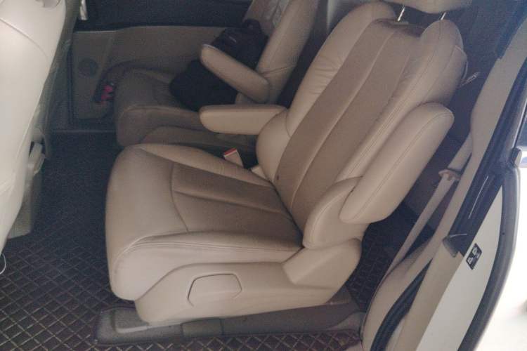 Used Buick GL8 2015 2.4L Luxury Business Premium Edition Left Rear Seat