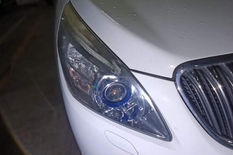 Used Buick GL8 2015 2.4L Luxury Business Premium Edition Right Front Headlight
