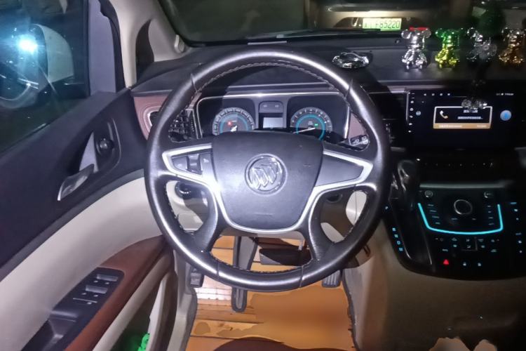 Used Buick GL8 2015 2.4L Luxury Business Premium Edition Steering Wheel