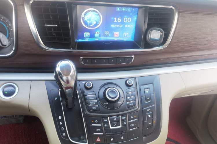 Used Buick GL8 2015 2.4L Luxury Business Premium Edition Audio And AC Panel