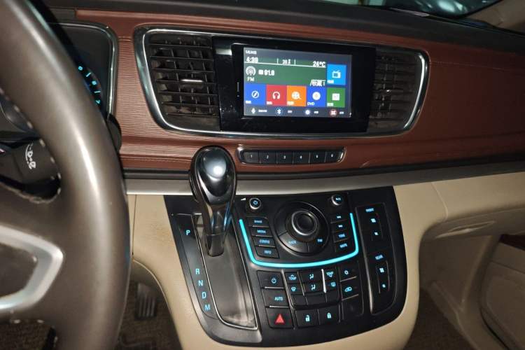 Used Buick GL8 2015 2.4L Luxury Business Premium Edition Audio And AC Panel