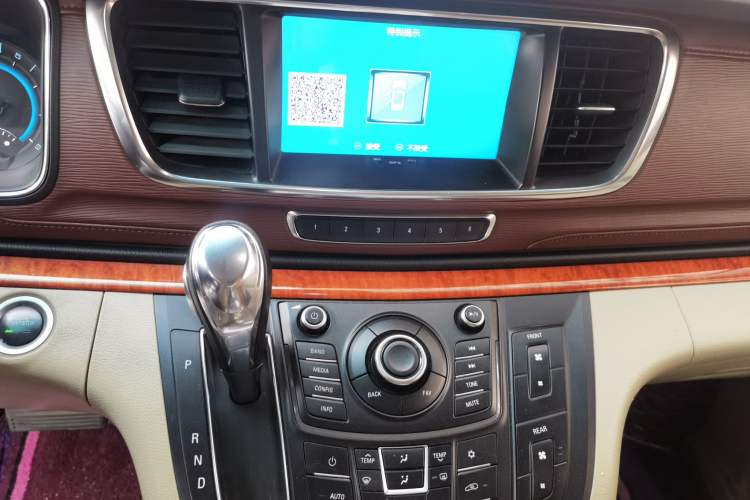 Used Buick GL8 2015 2.4L Luxury Business Premium Edition Audio And AC Panel