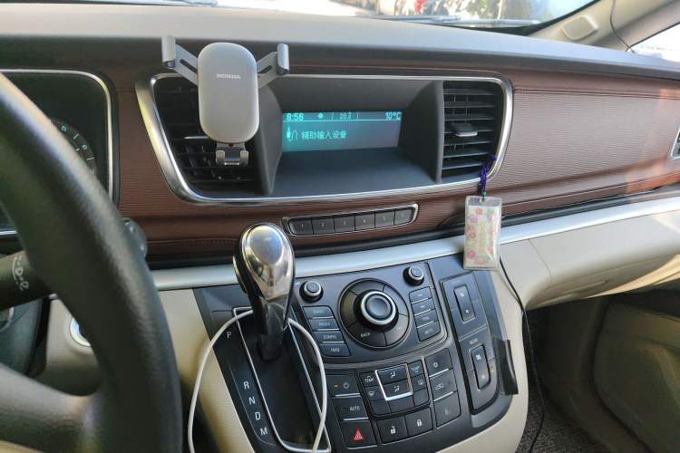 Used Buick GL8 2015 2.4L Luxury Business Premium Edition Audio And AC Panel