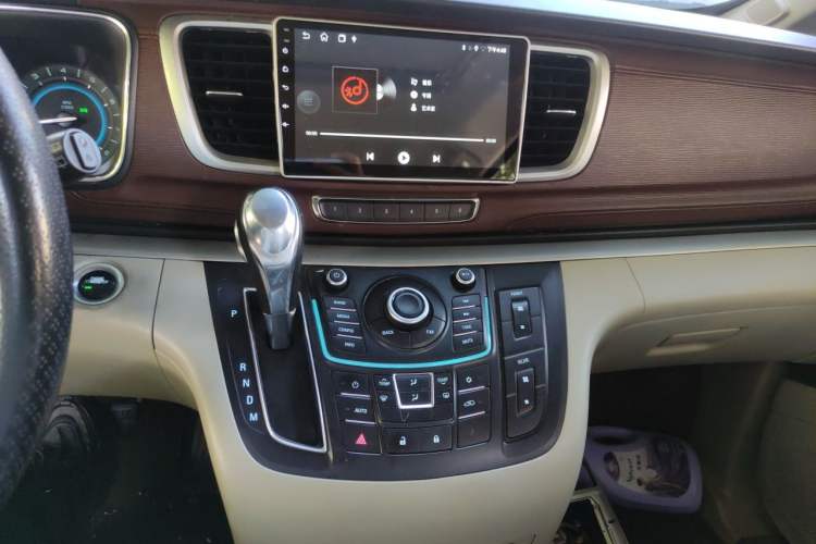 Used Buick GL8 2015 2.4L Luxury Business Premium Edition Audio And AC Panel