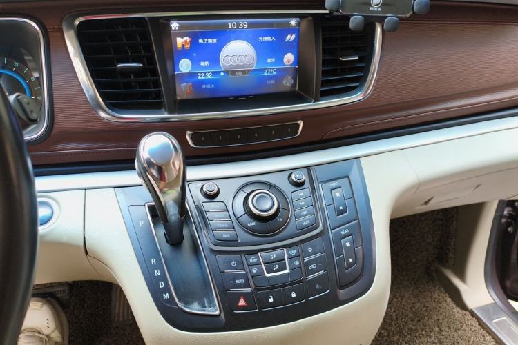 Used Buick GL8 2015 2.4L Luxury Business Premium Edition Audio And AC Panel