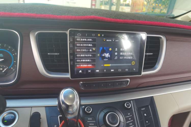 Used Buick GL8 2015 2.4L Luxury Business Premium Edition Audio And AC Panel
