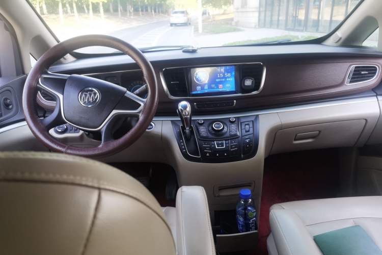 Used Buick GL8 2015 2.4L Luxury Business Premium Edition Center Console