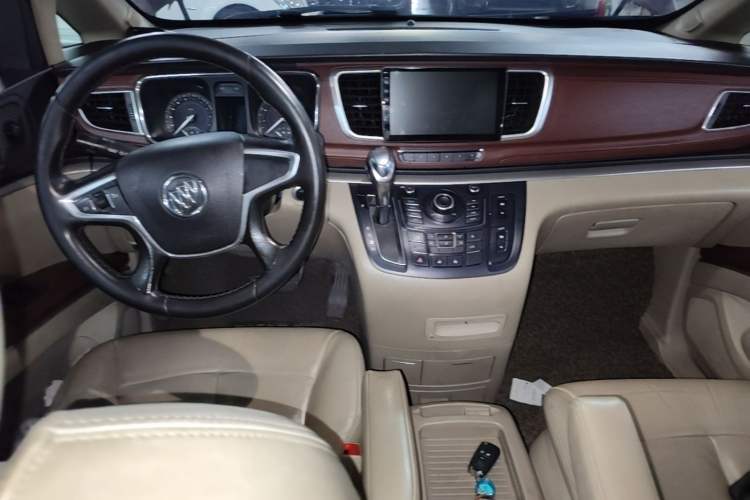 Used Buick GL8 2015 2.4L Luxury Business Premium Edition Center Console