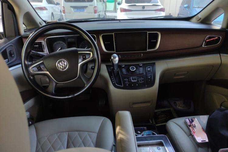 Used Buick GL8 2015 2.4L Luxury Business Premium Edition Center Console