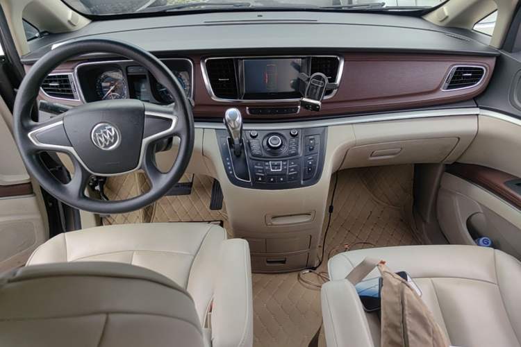 Used Buick GL8 2015 2.4L Luxury Business Premium Edition Center Console