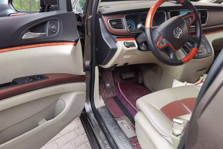 Used Buick GL8 2015 2.4L Luxury Business Premium Edition Driver Seat