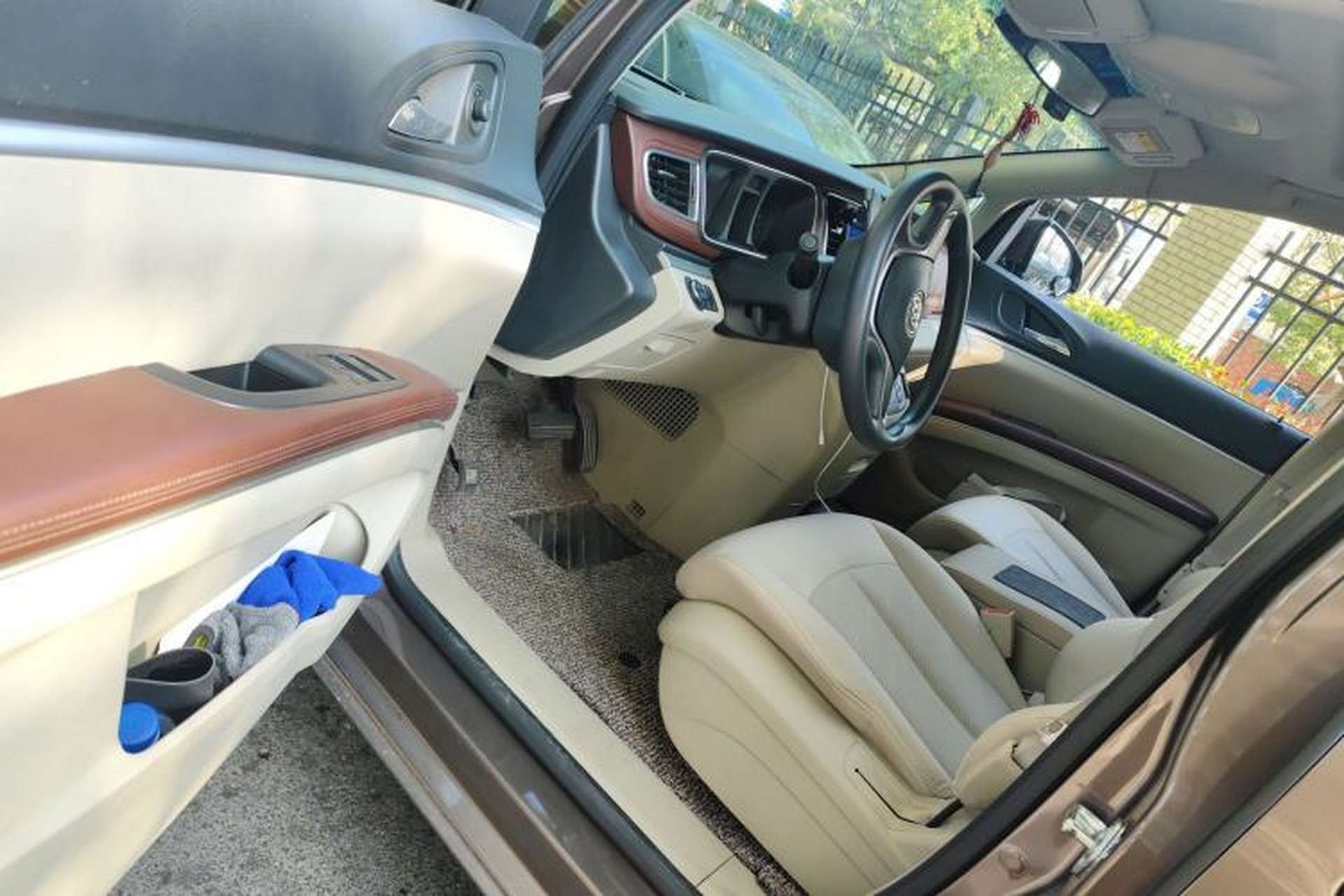 Used Buick GL8 2015 2.4L Luxury Business Premium Edition Driver Seat