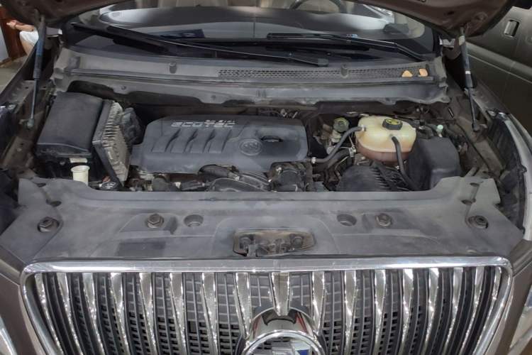 Used Buick GL8 2015 2.4L Luxury Business Premium Edition Engine Bay