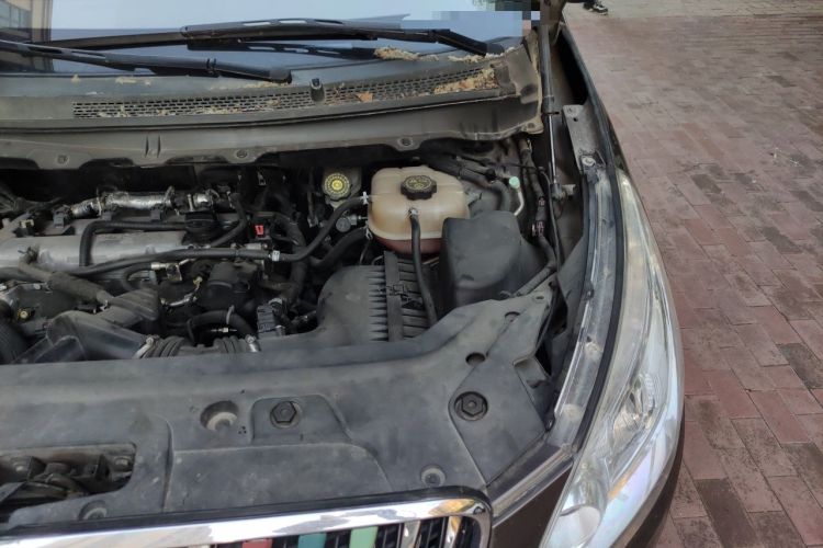 Used Buick GL8 2015 2.4L Luxury Business Premium Edition Engine Bay Left