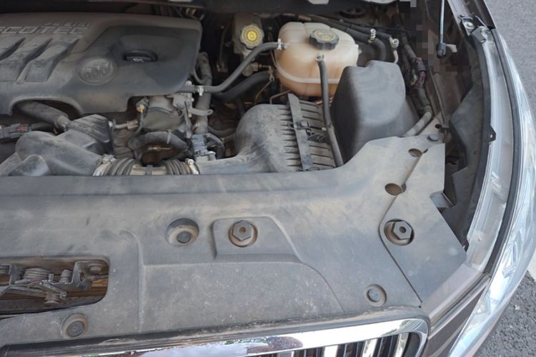 Used Buick GL8 2015 2.4L Luxury Business Premium Edition Engine Bay Left