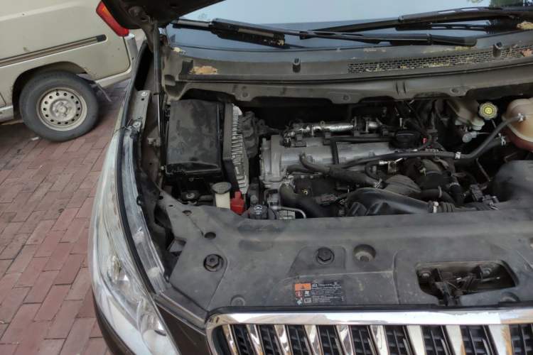 Used Buick GL8 2015 2.4L Luxury Business Premium Edition Engine Bay Right