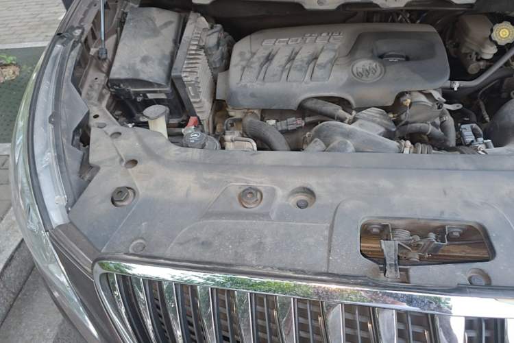 Used Buick GL8 2015 2.4L Luxury Business Premium Edition Engine Bay Right