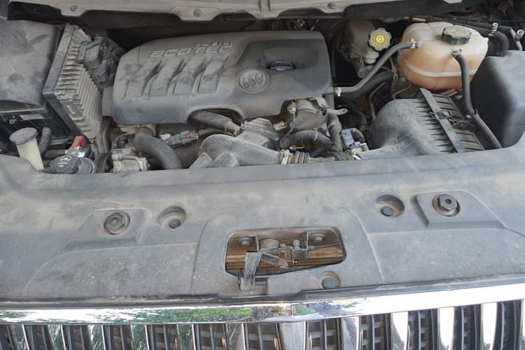 Used Buick GL8 2015 2.4L Luxury Business Premium Edition Engine Bay