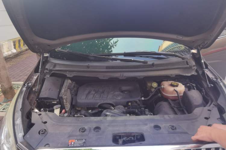 Used Buick GL8 2015 2.4L Luxury Business Premium Edition Engine Bay