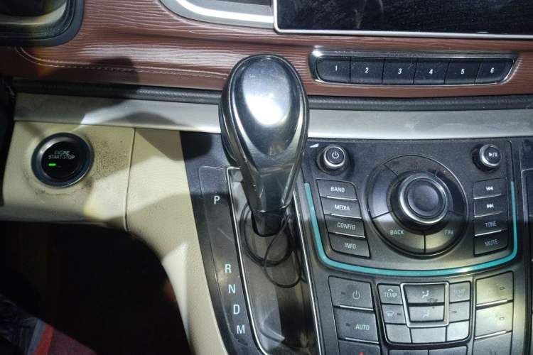 Used Buick GL8 2015 2.4L Luxury Business Premium Edition Gear Lever