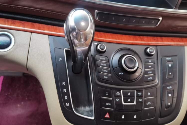 Used Buick GL8 2015 2.4L Luxury Business Premium Edition Gear Lever