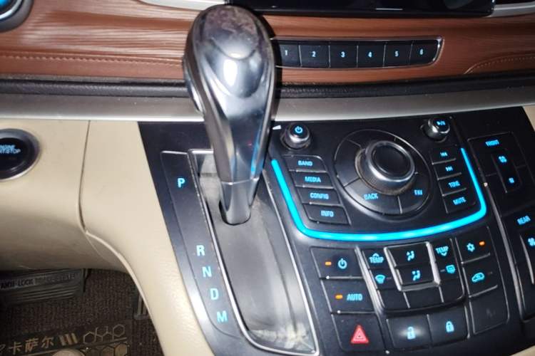 Used Buick GL8 2015 2.4L Luxury Business Premium Edition Gear Lever