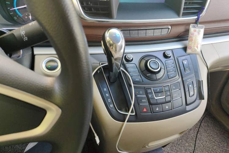 Used Buick GL8 2015 2.4L Luxury Business Premium Edition Gear Lever
