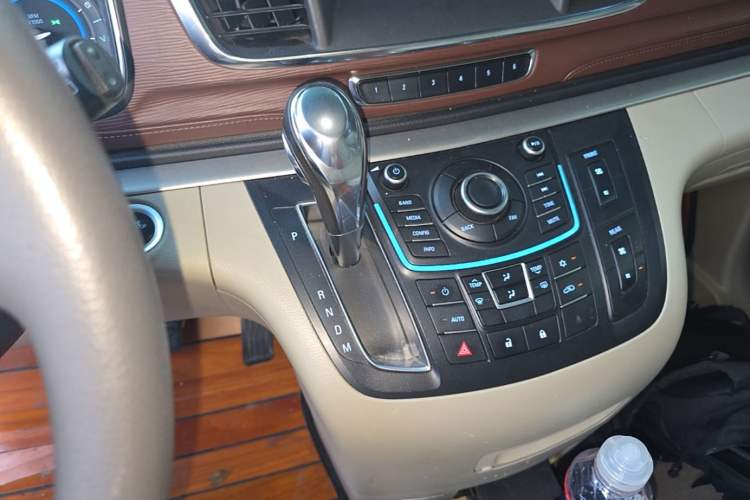 Used Buick GL8 2015 2.4L Luxury Business Premium Edition Gear Lever