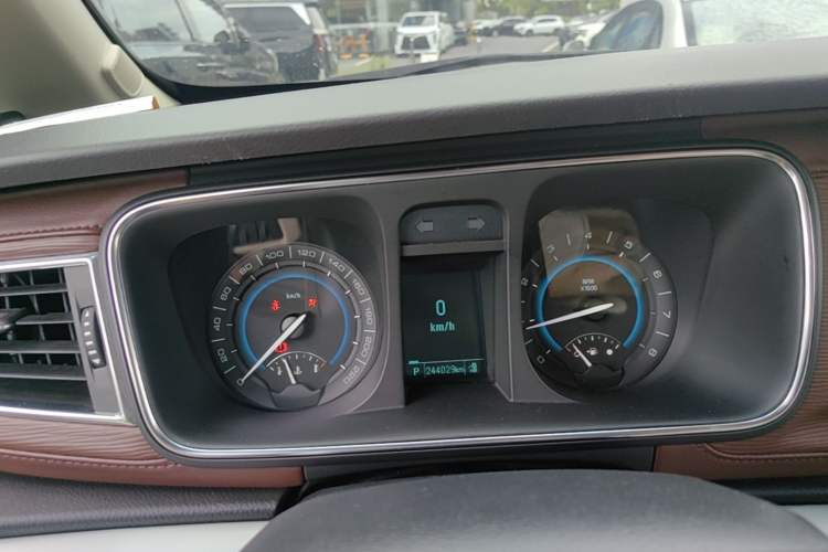 Used Buick GL8 2015 2.4L Luxury Business Premium Edition Instrument Cluster