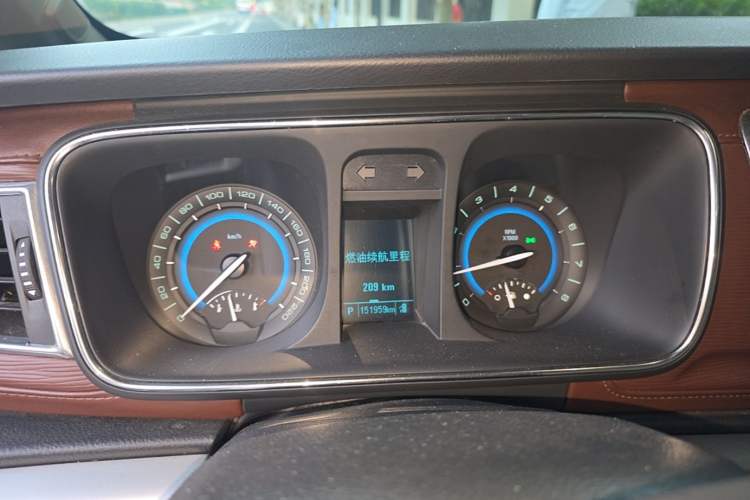 Used Buick GL8 2015 2.4L Luxury Business Premium Edition Instrument Cluster