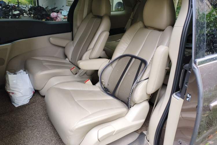 Used Buick GL8 2015 2.4L Luxury Business Premium Edition Interior 4