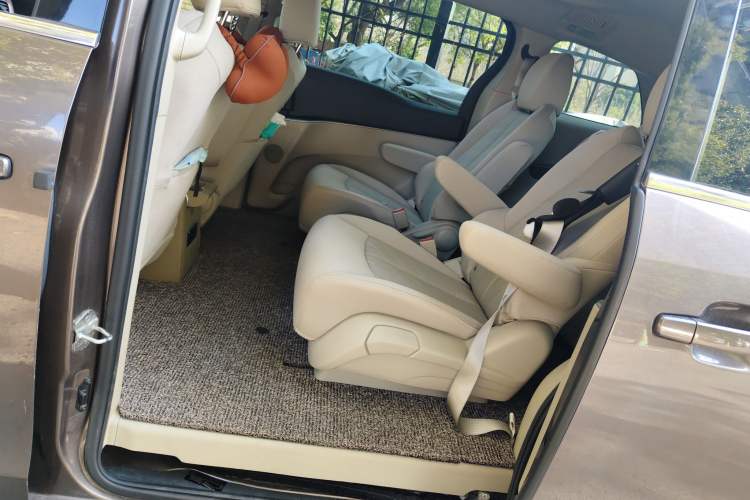 Used Buick GL8 2015 2.4L Luxury Business Premium Edition Left Rear Seat
