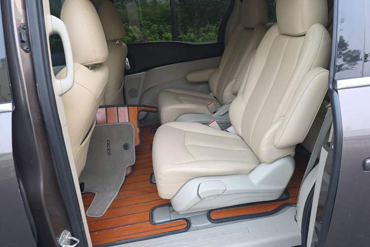 Used Buick GL8 2015 2.4L Luxury Business Premium Edition Left Rear Seat