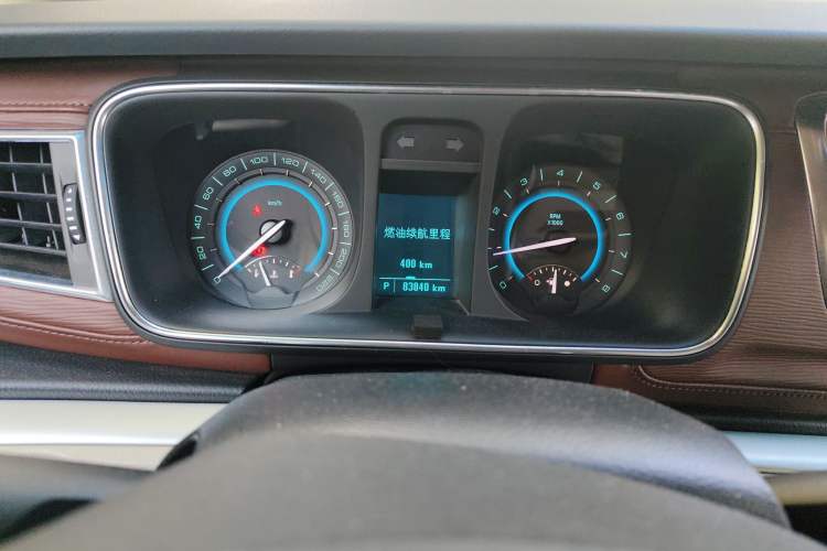 Used Buick GL8 2015 2.4L Luxury Business Premium Edition Odometer Close Up
