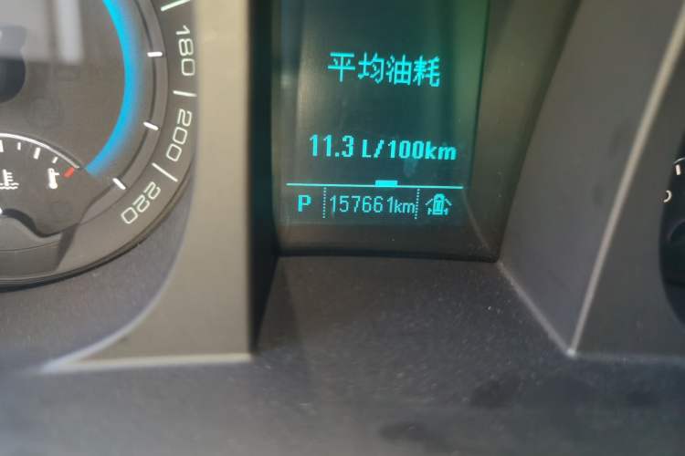 Used Buick GL8 2015 2.4L Luxury Business Premium Edition Odometer Close Up