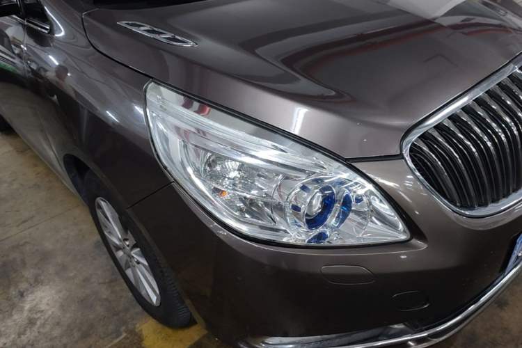 Used Buick GL8 2015 2.4L Luxury Business Premium Edition Right Front Headlight