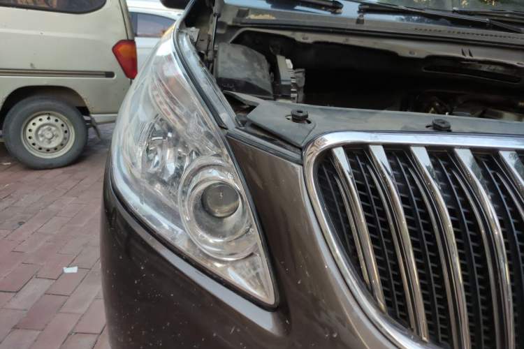 Used Buick GL8 2015 2.4L Luxury Business Premium Edition Right Front Headlight