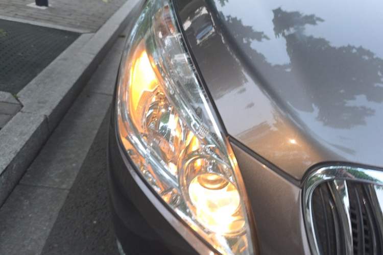 Used Buick GL8 2015 2.4L Luxury Business Premium Edition Right Front Headlight