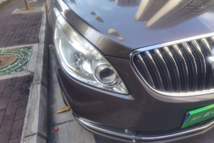 Used Buick GL8 2015 2.4L Luxury Business Premium Edition Right Front Headlight