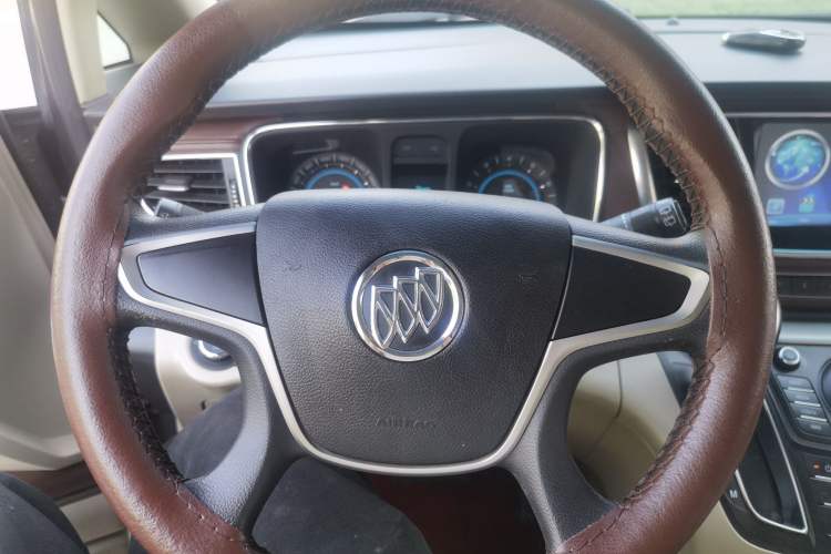 Used Buick GL8 2015 2.4L Luxury Business Premium Edition Steering Wheel