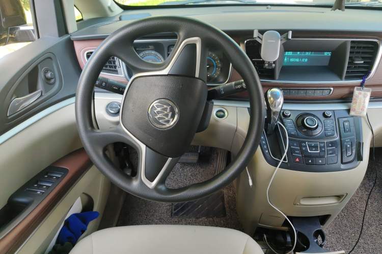 Used Buick GL8 2015 2.4L Luxury Business Premium Edition Steering Wheel