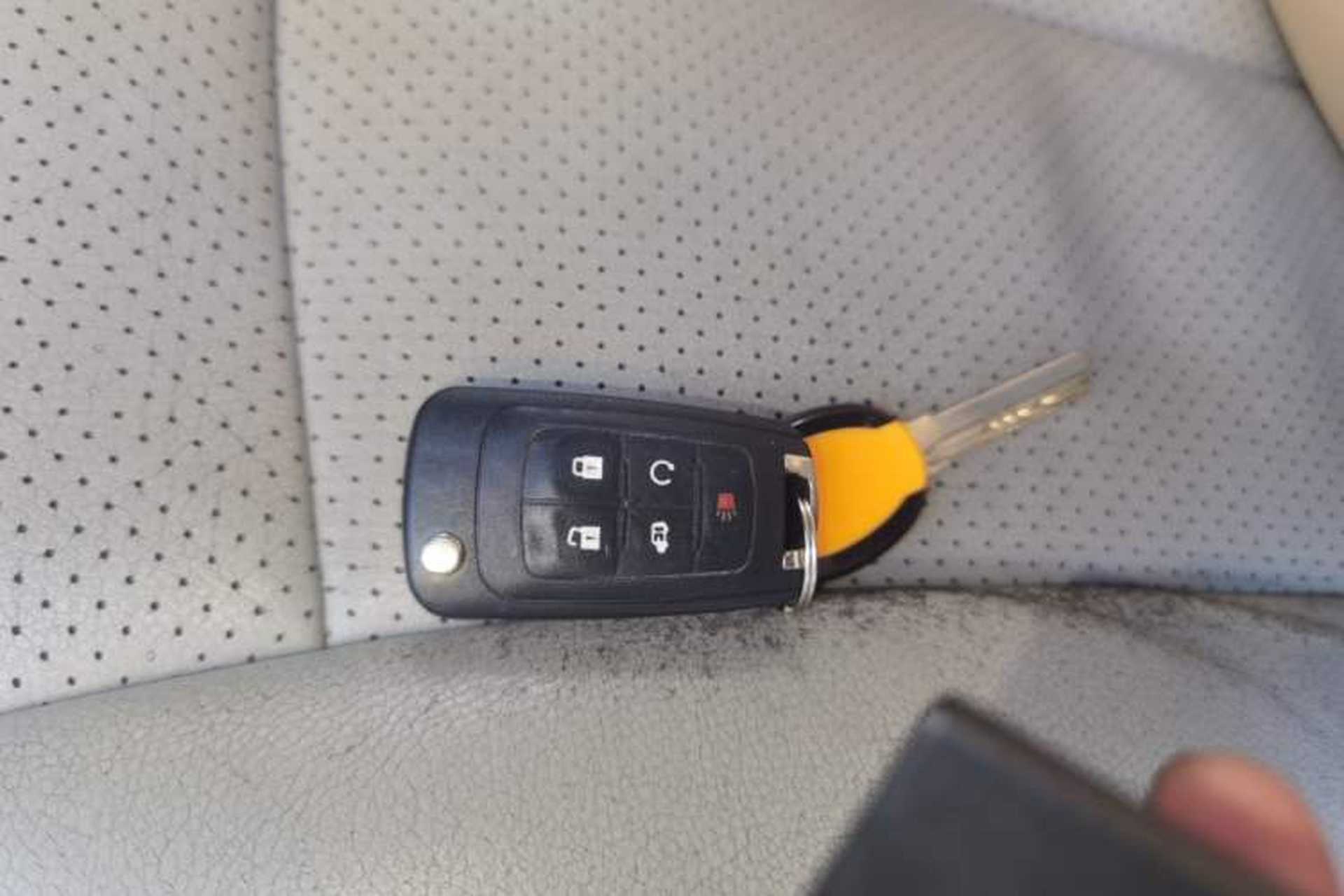 Used Buick GL8 2015 2.4L Luxury Business Premium Edition Vehicle Key