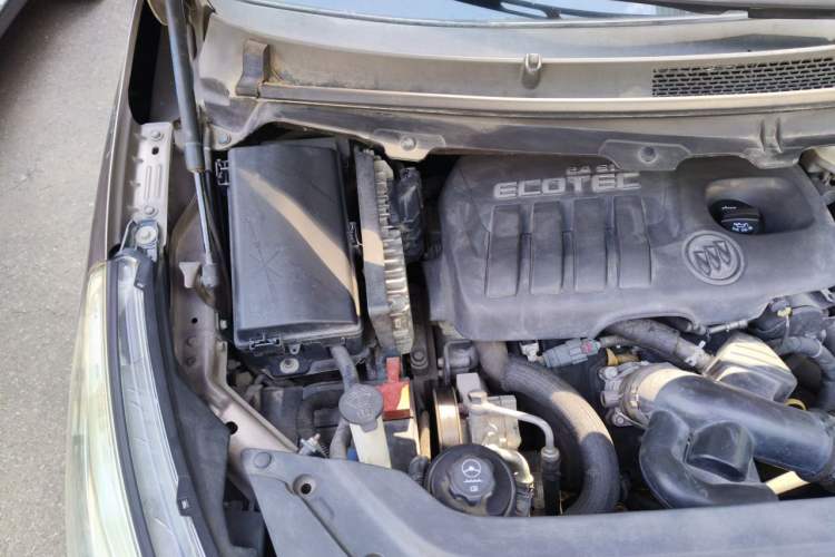 Used Buick GL8  Engine Bay Right