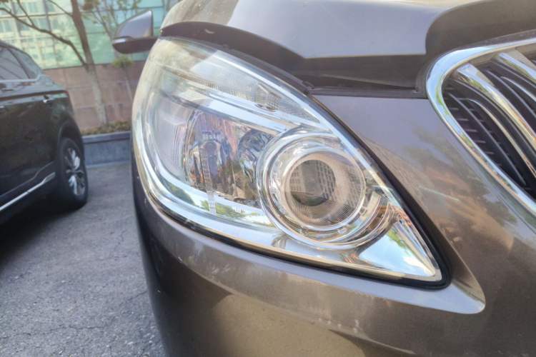 Used Buick GL8  Right Front Headlight