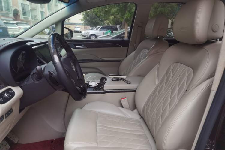 Used Buick GL8 2017 28T Avenir Avia National Emission Standard V Driver Seat