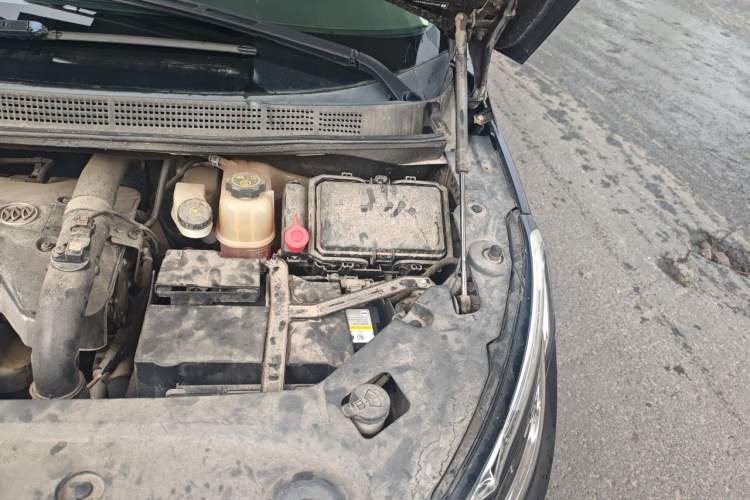 Used Buick GL8 2017 ES 28T Premium Version China V Standard Engine Bay Left