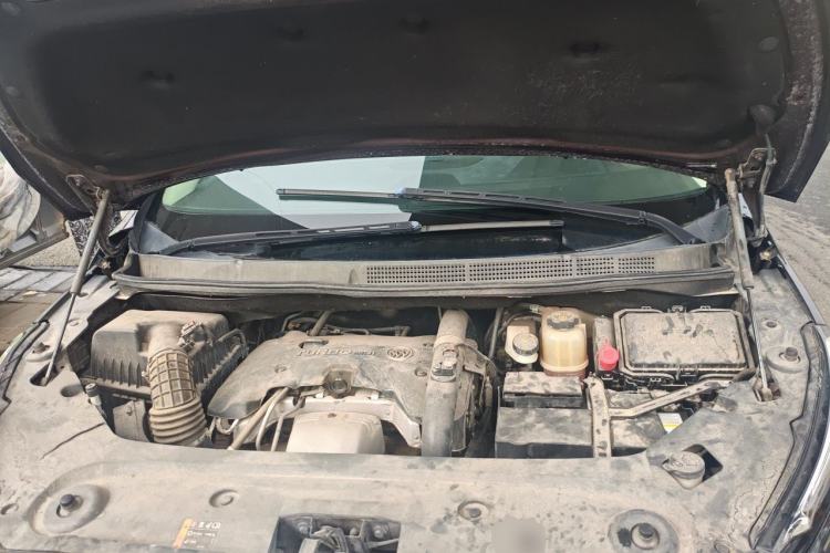 Used Buick GL8 2017 ES 28T Premium Version China V Standard Engine Bay