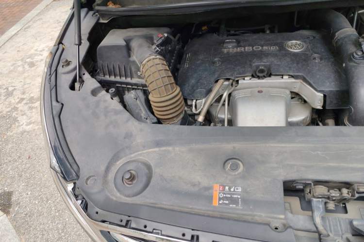 Used Buick GL8 2017 ES 28T Flagship Model China V Standard Engine Bay Right