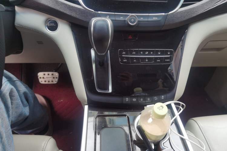 Used Buick GL8 2017 28T Avenir Avia National Emission Standard V Gear Lever