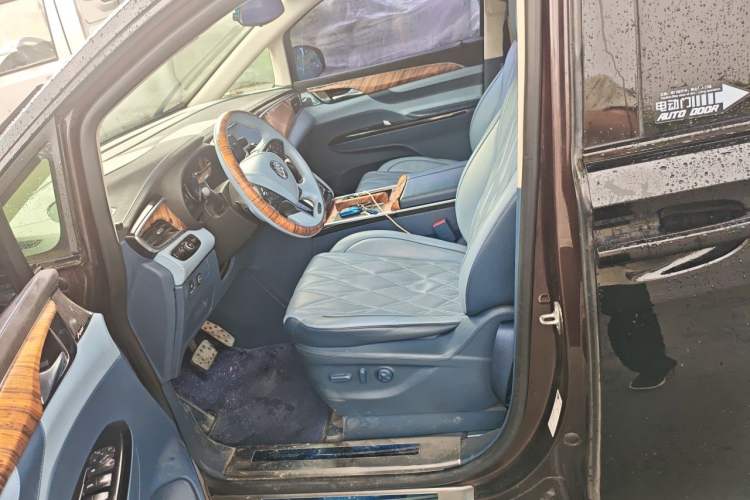 Used Buick GL8 2017 ES 28T Premium Version China V Standard Left Front Seat